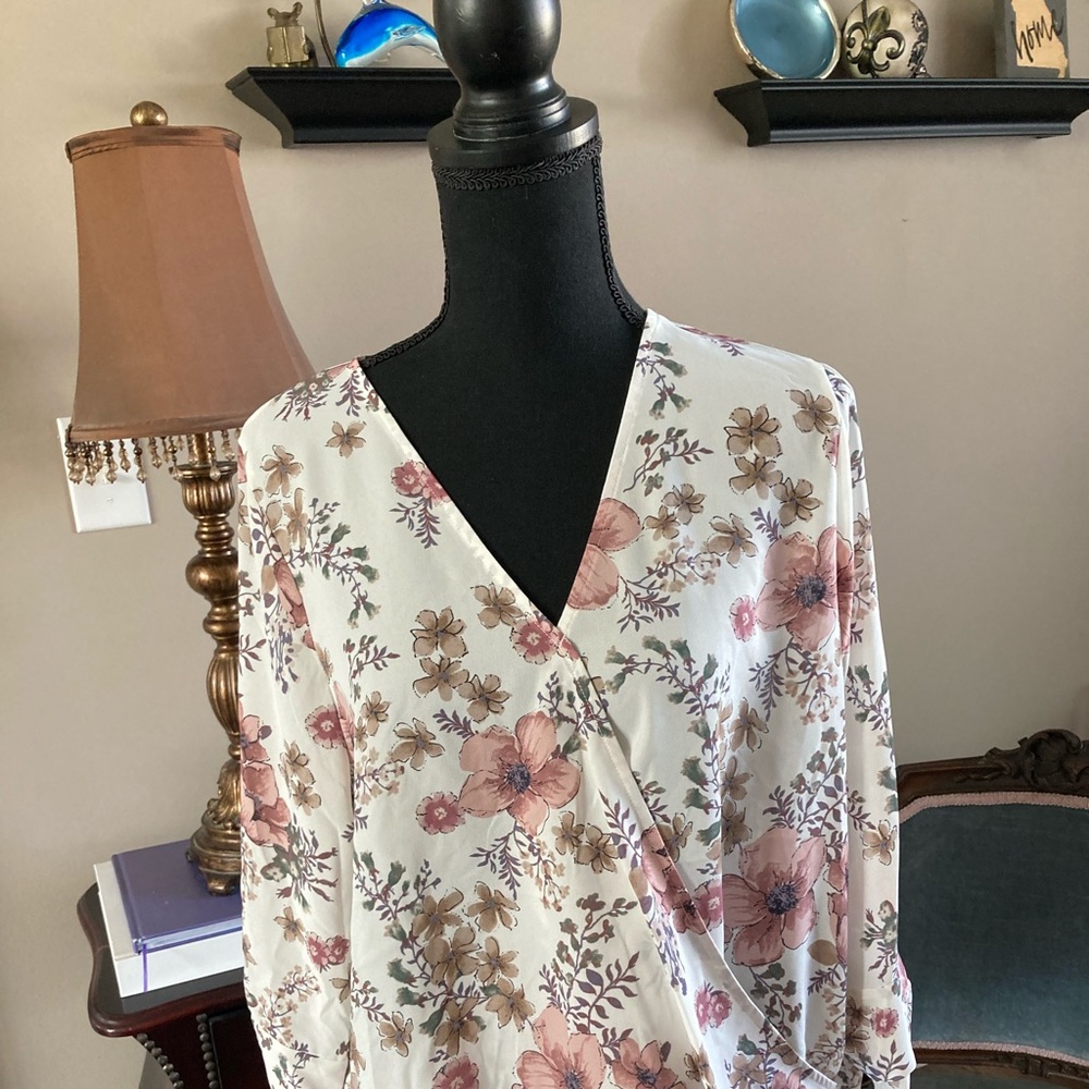NWT- Size M. West Kei high low shirt
